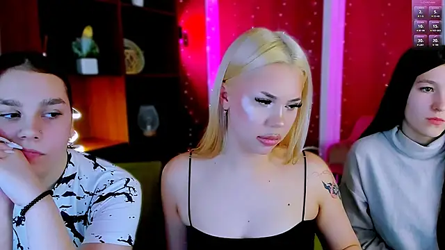 Snapshot of alexa_bonni chatting on February 26, 6:45 am alexa bonni online show from February 26, 6:45 am