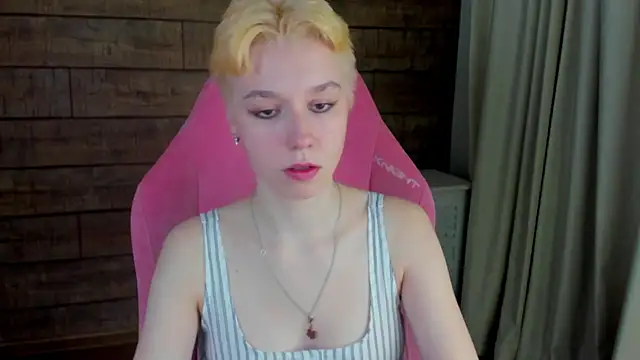 Snapshot of AgataGate chatting on March 1, 6:26 am AgataGate online show from March 1, 6:26 am