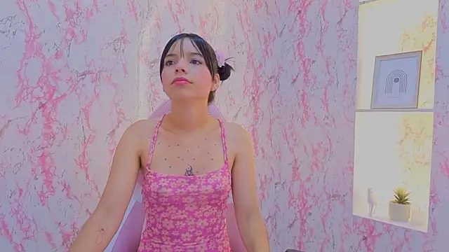 IssaSkinny online show from January 18, 11:25 am