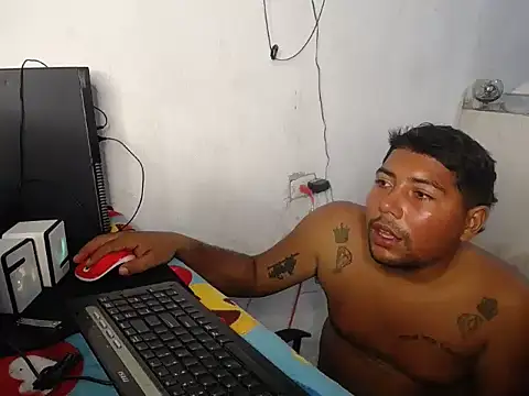 Snapshot of master_juju1921 chatting on February 1, 3:49 am master juju1921 online show from February 1, 3:49 am