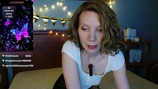 Daisy Lovely online show from March 20, 4:17 am