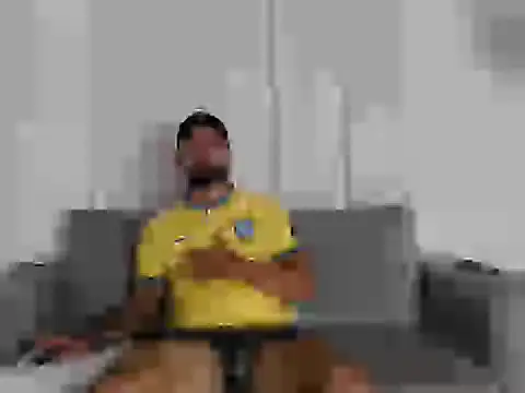 Snapshot of Handsomen69 chatting on February 13, 2:51 am Handsomen69 online show from February 13, 2:51 am