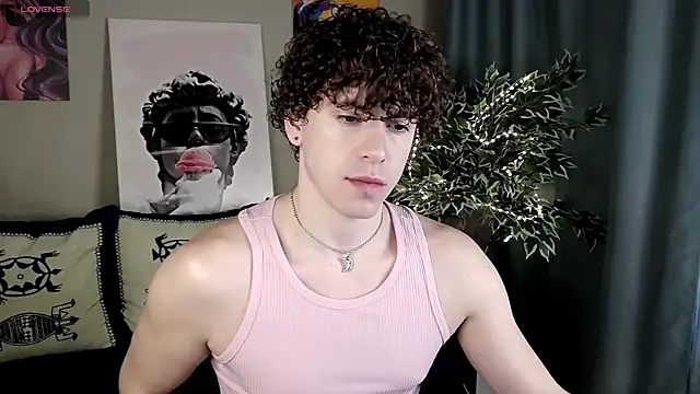 TylerGibson online show from April 18, 3:21 am