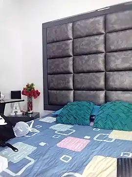 Snapshot of Catalinna_03 chatting on February 3, 12:21 pm Catalinna 03 online show from February 3, 12:21 pm