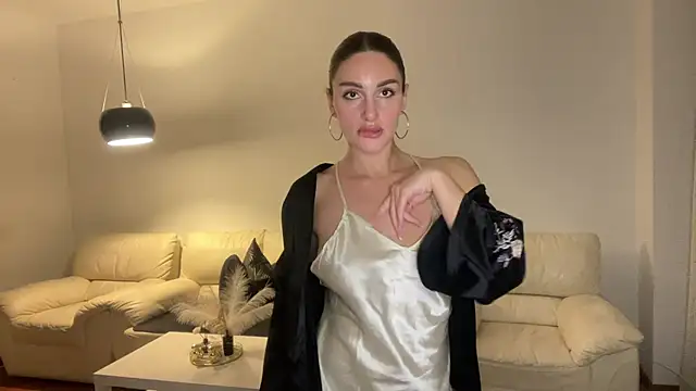 RoxelleSilvara69 online show from May 23, 9:52 pm
