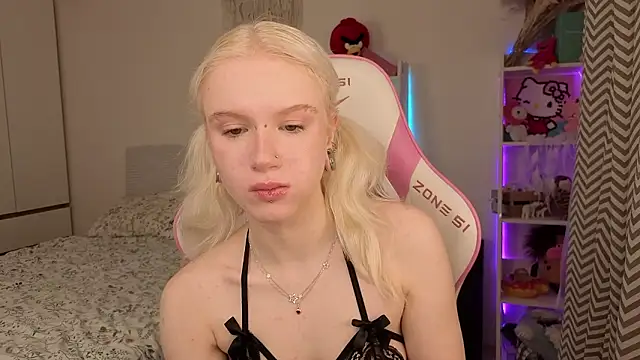 Mia WaterFall online show from March 14, 3:23 am