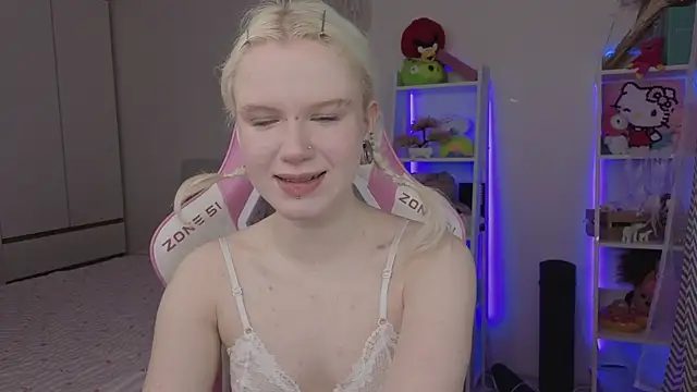 Mia WaterFall online show from April 1, 3:18 am