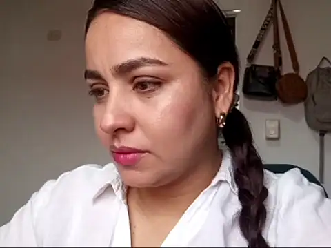 Snapshot of lunitahoney13 chatting on February 20, 12:49 pm lunitahoney13 online show from February 20, 12:49 pm