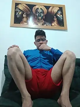 ClarkAndBruno online show from May 30, 5:04 am