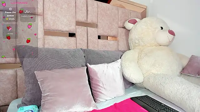 Snapshot of sweett_eyes_ chatting on February 21, 12:28 pm sweett eyes online show from February 21, 12:28 pm