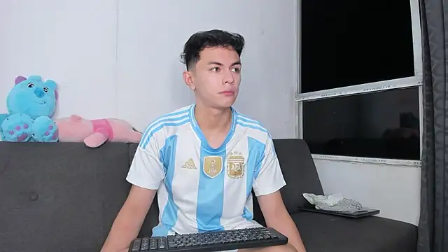 Caydensmit online show from February 9, 9:57 am