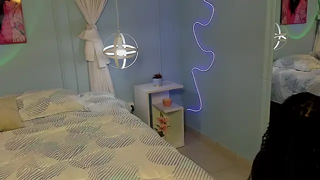 Snapshot of naomi_campell chatting on February 2, 7:45 pm naomi campell online show from February 2, 7:45 pm