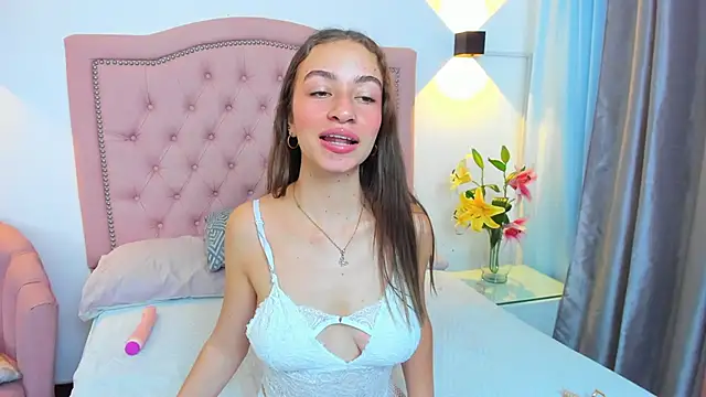 Chloekey online show from March 4, 8:04 pm