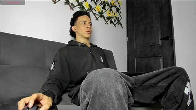 Maxxx bigcockx online show from April 15, 1:34 am