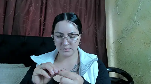 JeniferPowell nm online show from April 16, 5:58 pm