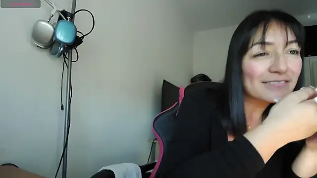 Yulian Milf online show from April 4, 3:09 pm