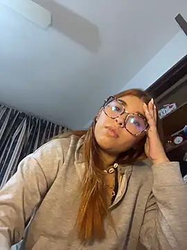 Snapshot of baddieasiantv chatting on February 6, 2:38 am baddieasiantv online show from February 6, 2:38 am