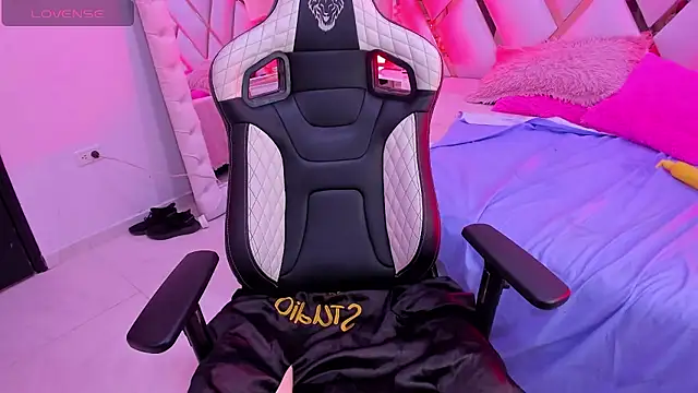 Snapshot of tatiana__ayala chatting on February 20, 6:26 am tatiana ayala online show from February 20, 6:26 am