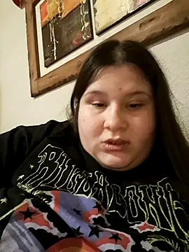 Snapshot of TUWACHA7777 chatting on April 23, 10:56 pm TUWACHA7777 online show from April 23, 10:56 pm