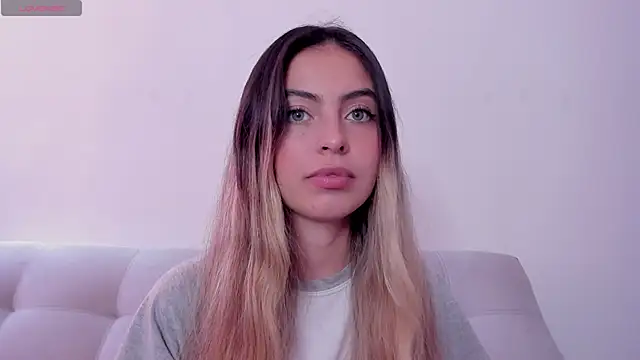 Snapshot of Fernanda_aaaa chatting on June 16, 3:36 pm Fernanda aaaa online show from June 16, 3:36 pm