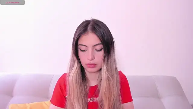 Snapshot of Fernanda_aaaa chatting on June 28, 4:13 pm Fernanda aaaa online show from June 28, 4:13 pm