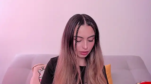 Snapshot of Fernanda_aaaa chatting on July 4, 5:08 pm Fernanda aaaa online show from July 4, 5:08 pm