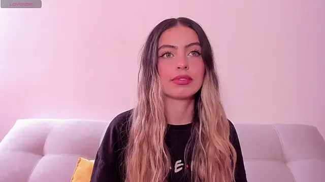 Snapshot of Fernanda_aaaa chatting on July 17, 3:50 pm Fernanda aaaa online show from July 17, 3:50 pm