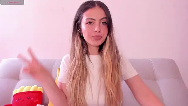 Snapshot of Fernanda_aaaa chatting on July 18, 7:28 pm Fernanda aaaa online show from July 18, 7:28 pm