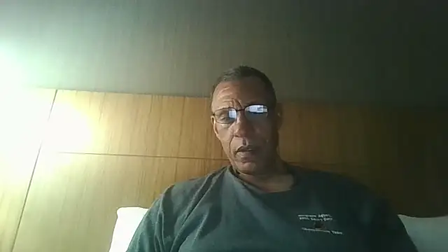 Snapshot of swimmer2496 chatting on April 2, 1:36 am swimmer2496 online show from April 2, 1:36 am