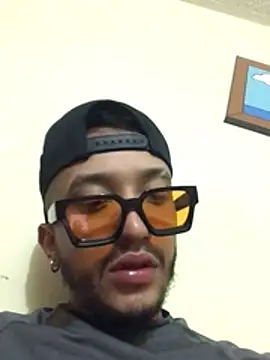 Camiloandres2405 online show from January 18, 2:48 am