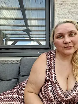 MaskedQueen77 online show from July 13, 3:37 pm