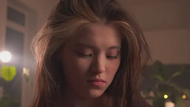 Snapshot of EleniRoeber chatting on February 12, 4:46 pm EleniRoeber online show from February 12, 4:46 pm