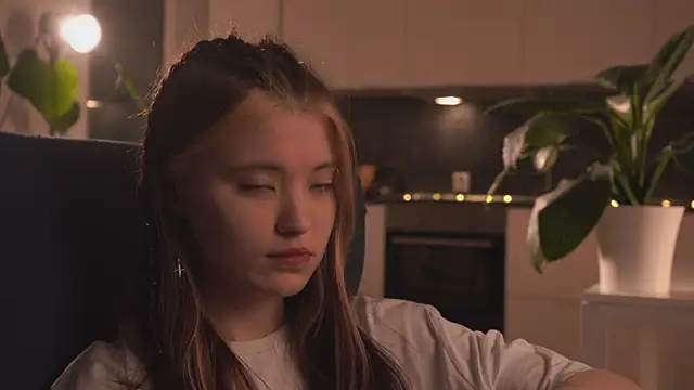 Snapshot of EleniRoeber chatting on February 16, 4:14 pm EleniRoeber online show from February 16, 4:14 pm