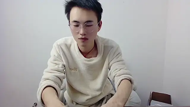 Snapshot of Aint686 chatting on February 6, 10:29 am Aint686 online show from February 6, 10:29 am