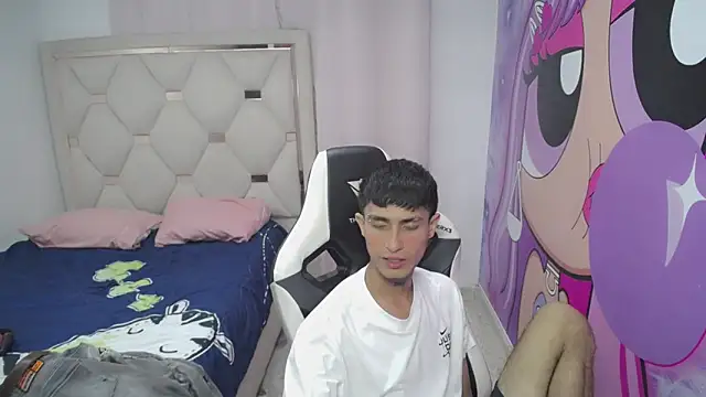 Akyra latinn online show from January 19, 3:05 pm