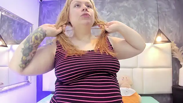 Snapshot of Martina_armos chatting on May 7, 1:38 pm Martina armos online show from May 7, 1:38 pm