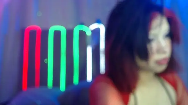 Snapshot of Raven_Goth8 chatting on February 14, 7:10 pm Raven Goth8 online show from February 14, 7:10 pm