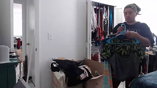 AzuraRicanFF online show from March 6, 5:20 pm