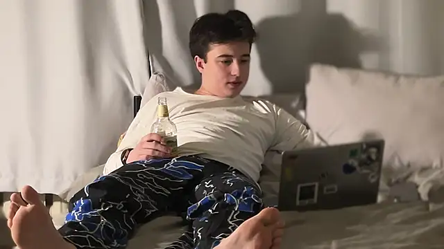 coolskum0 online show from March 15, 5:52 pm