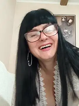 Snapshot of AliceSwan57 chatting on February 15, 7:16 am AliceSwan57 online show from February 15, 7:16 am