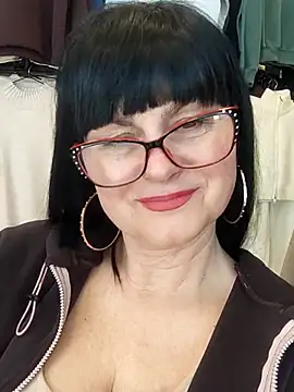 Snapshot of AliceSwan57 chatting on February 20, 10:05 am AliceSwan57 online show from February 20, 10:05 am