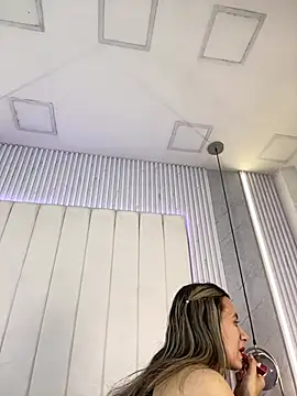 Snapshot of JuliaColemann chatting on February 18, 12:12 pm JuliaColemann online show from February 18, 12:12 pm