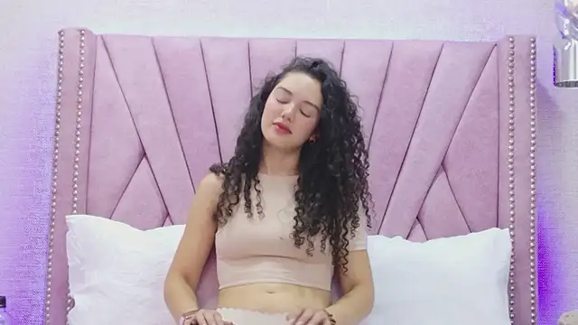 RoxanaAngel online show from February 4, 10:26 pm