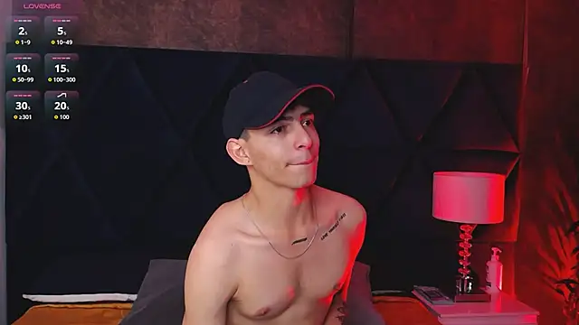 Logan Woods online show from March 4, 11:16 am