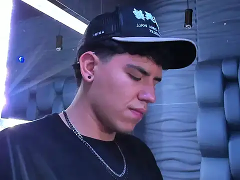 Tobias Vega online show from March 11, 11:11 pm