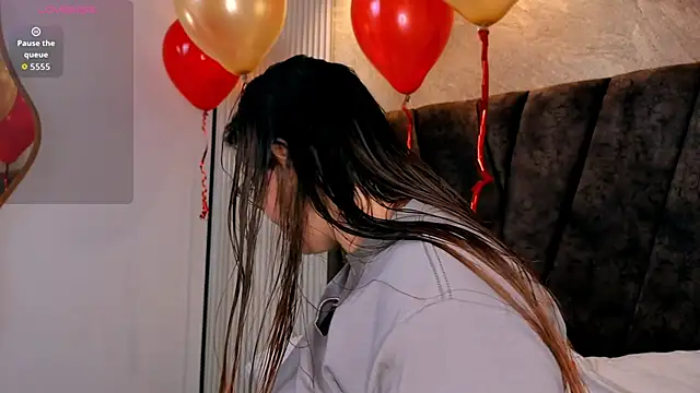 zoe hugeboobs online show from February 14, 12:13 pm