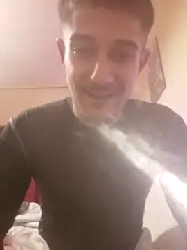 Snapshot of Madalin1bi1 chatting on February 1, 1:04 am Madalin1bi1 online show from February 1, 1:04 am