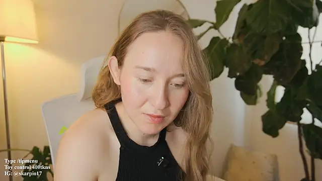 Scarlett NoirMuse online show from February 17, 4:35 pm