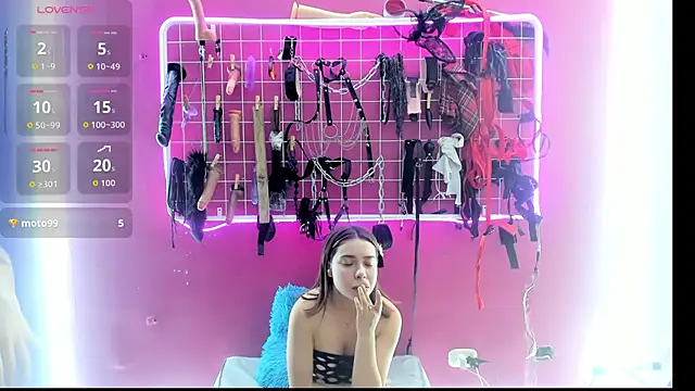 Snapshot of Slave_Melany_bdsm chatting on March 2, 7:32 pm Slave Melany bdsm online show from March 2, 7:32 pm