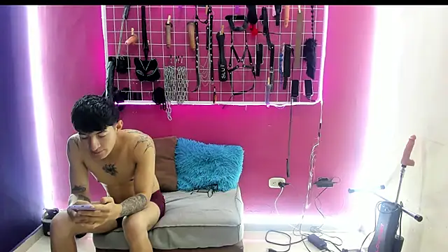 Slave Melany bdsm online show from April 15, 12:34 pm